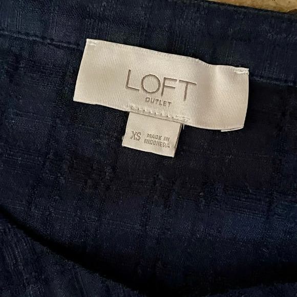 Ann Taylor Loft Button Down Blouse Top Navy Blue  Long Sleeves 100% Cotton XS - Picture 7 of 8